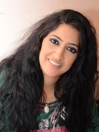 دنيا بوطازوت