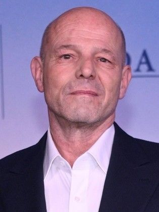 سيمون سيلان جونز